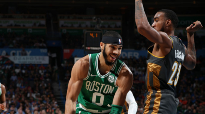 一个势大力 一个势大力