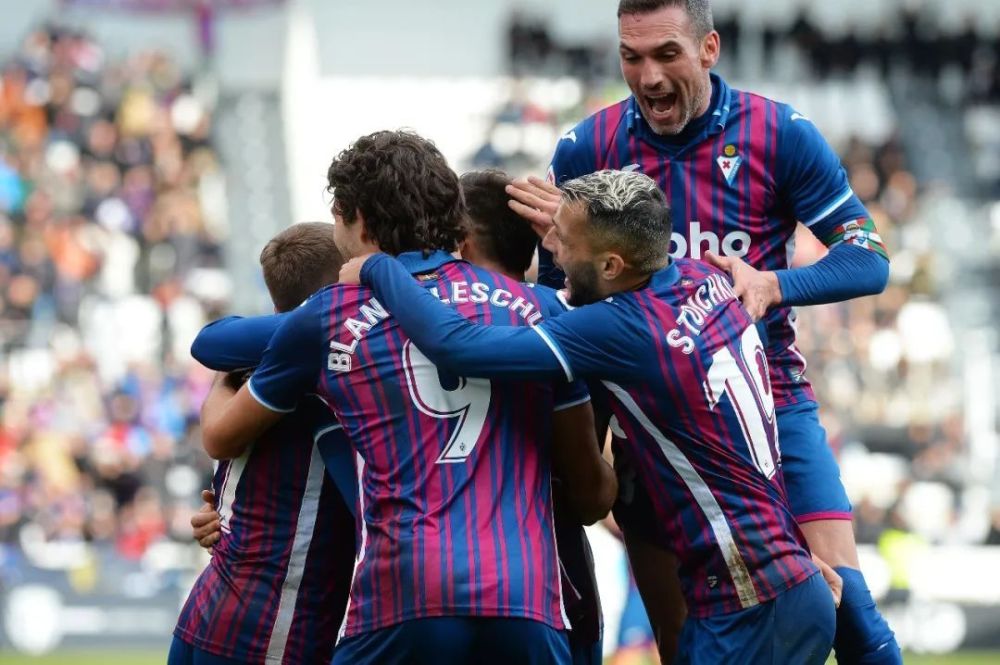 她用一场场 她用一场场