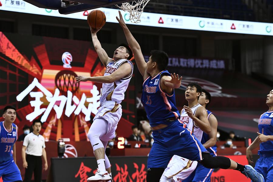 保持低犯规 保持低犯规